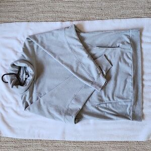 Evereve Allison Joy Cowlneck Long Sweatshirt Size Small